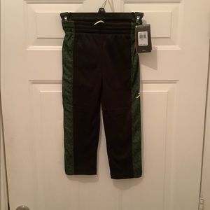 Boys Jordan pants size 4